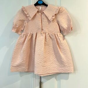 Beautiful & Elegant pink girls dress
Puffed sleeves